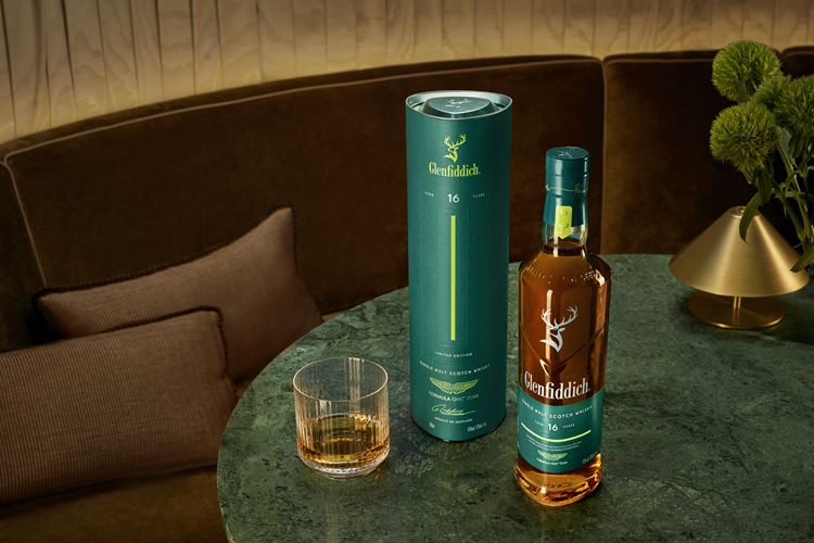 Glenfiddich 16 x Aston Martin F1 Limited Edition  Single Malt Whisky 43%ABV 700ml